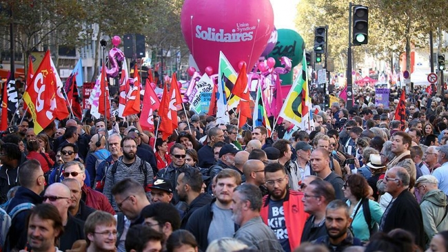 Fransa’da Macron ve hükümet karşıtı protestolar